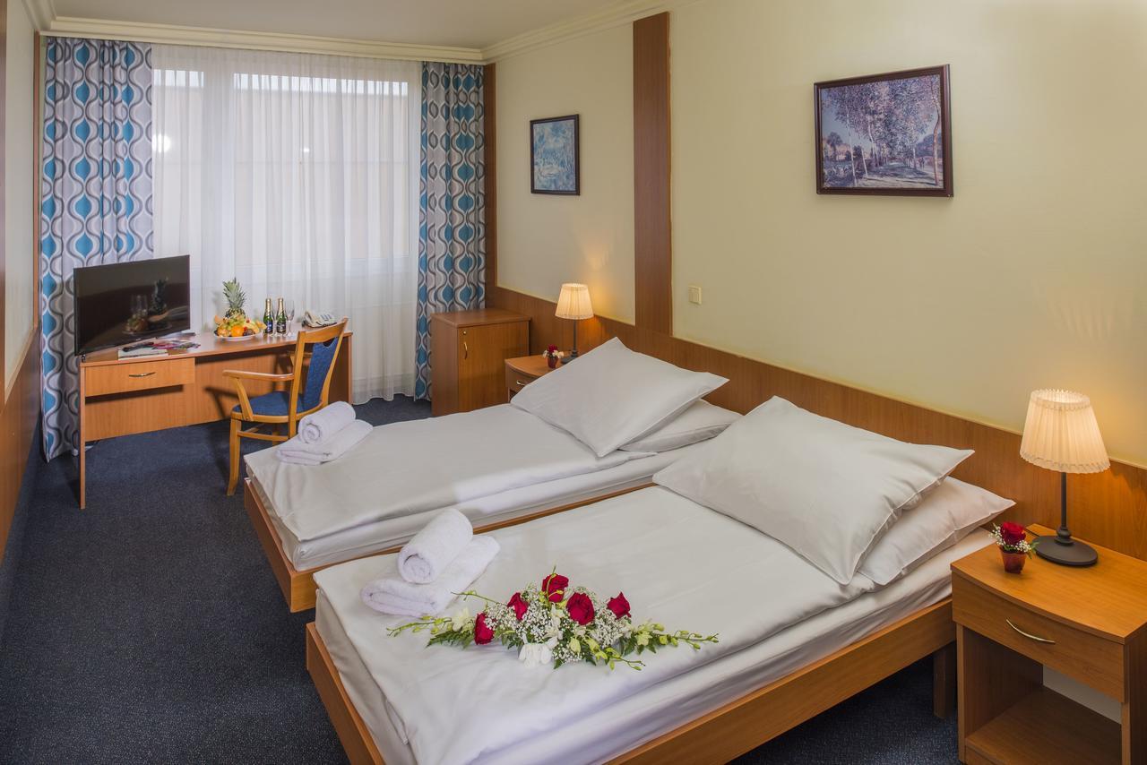 Top Hotel Praha Exterior foto